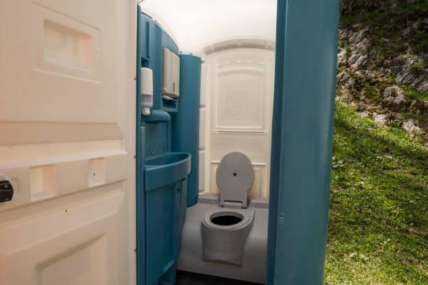 Portable bathroom rental in Schoolcraft, MI