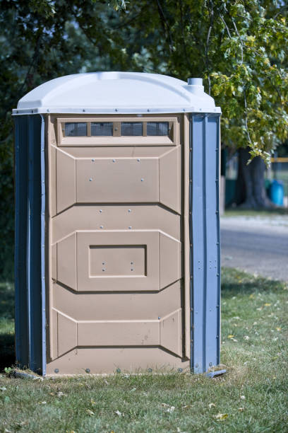 Portable Toilet Options We Offer in Schoolcraft, MI